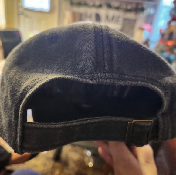 Adjustable hat - Picture 2 of 2